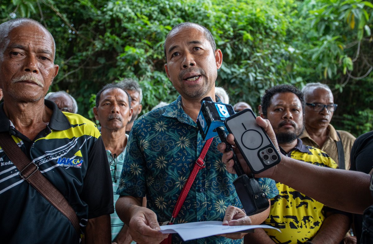 SinarOnline's tweet photo. Fitnah sorok Jaslinda, Tok Batin Orang Asli buat laporan polis

Laporan itu dibuat susulan penyebaran kandungan video oleh seorang pengguna media sosial.

Foto Bernama https://t.co/rck3o8imxw