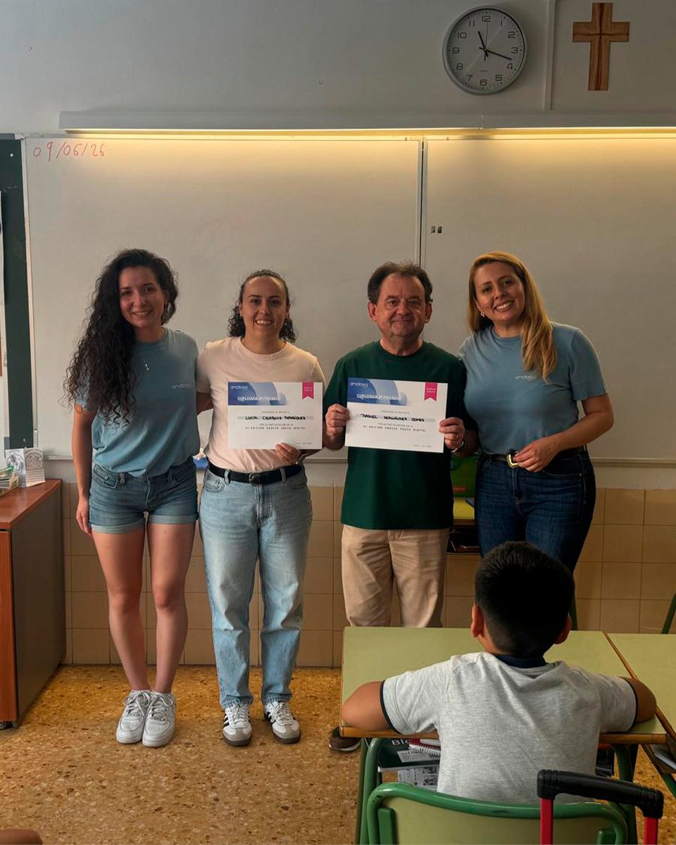 Endesa_Educa's tweet photo. ⭐ Entre los proyectos finalistas del Concurso Salvar el Mundo de #EndesaEducaDigital se encuentra "Ciudad ECO". Una propuesta desarrollada por los alumnos y alumnas del colegio San Antonio de Padua 2 @sanantonio_2 (Valencia). https://t.co/rWfBH6A9ue
👏 ¡Enhorabuena! https://t.co/VvkjpkebtH