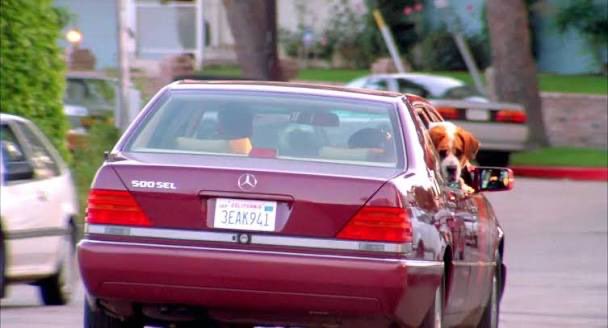 ffede_g's tweet photo. Por favor lo que AMABA el personaje de Debi Mazar, te destruye con la mirada y encima el Mercedes-Benz 500SEL bordó que tenía https://t.co/zDHkiELTVl
