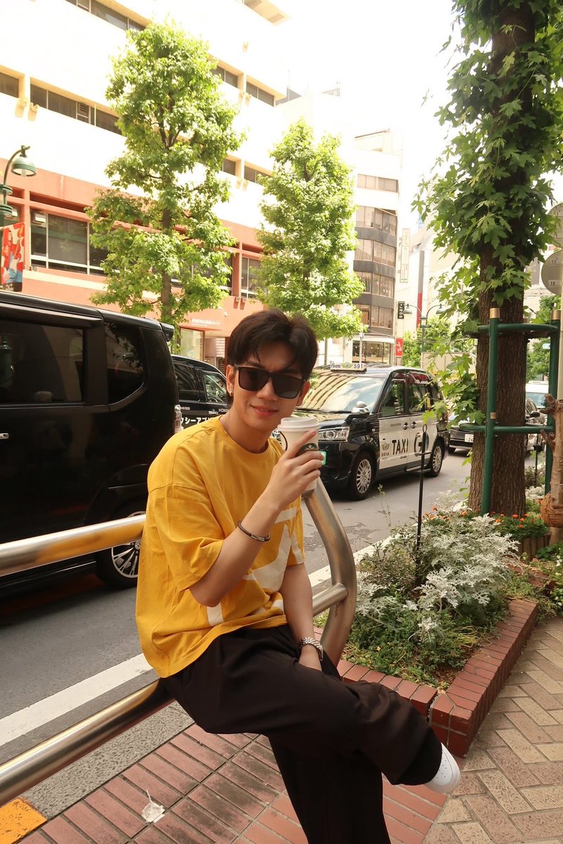 jmdcbuddies's tweet photo. Our happy pill looks good in yellow 🥰💛🌻🌼

🔗https://t.co/uEsGEAETMx

#JMDelaCerna #JMielle https://t.co/dQgXFcnhht