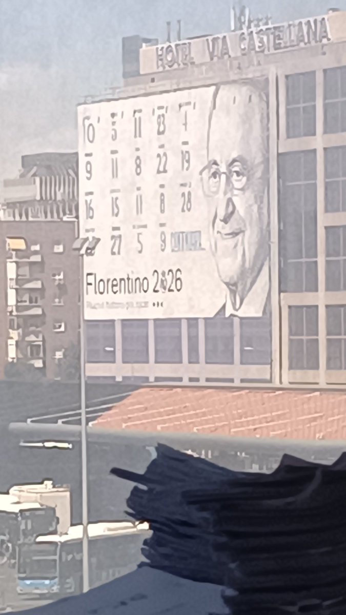 Angrod73's tweet photo. Tengo unas vistas de mierda en mi oficina https://t.co/f2iYoA1ATw