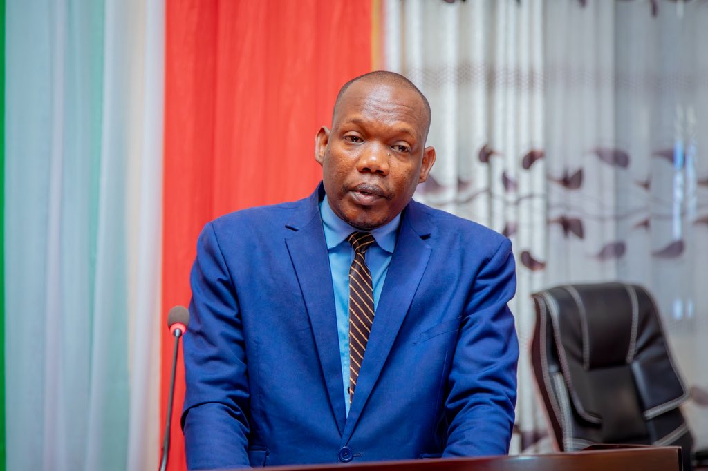 Burundi_senat's tweet photo. 2/5 #Burundi: La mission effectuée à Rabat, au #Maroc, était liée à la Conférence de l'Association des Sénats d'Afrique (ASA en sigle) tenue les 08 et 09 avril de cette année et portait sur le thème principal :"La contribution des Chambres hautes des Parlements à la consolidation de la démocratie et à la préservation de la paix en #Afrique".

Cette Conférence a permis au @Burundi_senat de partager l'expérience avec les autres parlementaires sur la façon de prévenir les dérives institutionnelles, de faire avancer la diplomatie parlementaire en misant sur la médiation, le dialogue inclusif et la réconciliation; et de  renforcer la qualité du processus législatif, socle d'une démocratie solide.