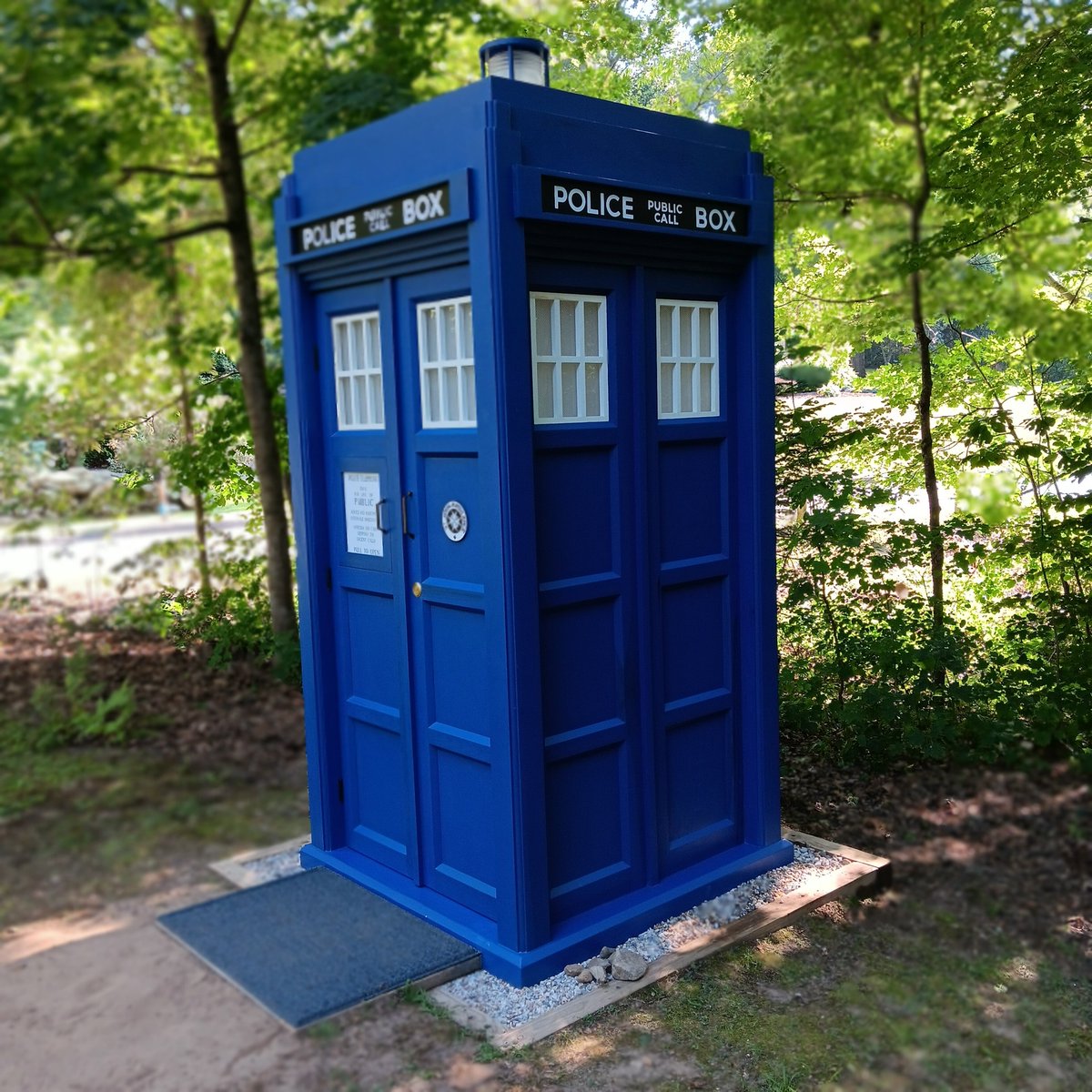 Trent_Reedy's tweet photo. Doctor Who TARDIS library!
"Bad books on writing tell you to ‘WRITE WHAT YOU KNOW’, a solemn and totally false adage that is the reason there exist so many mediocre novels about English professors contemplating adultery."
—Joe Haldeman, born 9 June 1943.
#LibraryOftheDay #write https://t.co/4JS4plDpCz