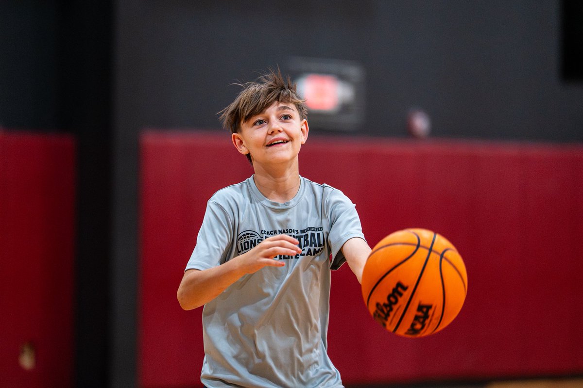 hebron_hoops's tweet photo. 📸 from the 2026 Derrick Mason Elite Camp 🏀
#nothinggiveneverythingearned https://t.co/GoeK4osrec