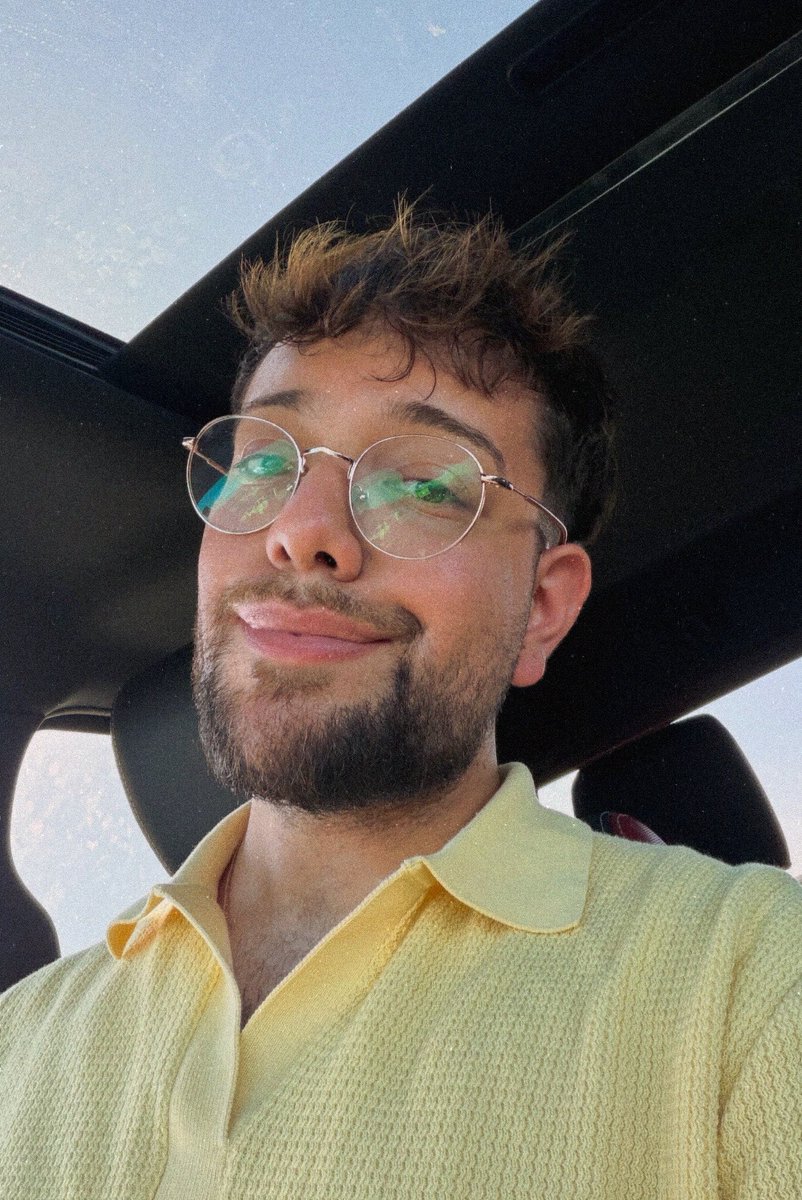 ivm_26's tweet photo. think i like yellow💛 https://t.co/9sWwvnn7D8