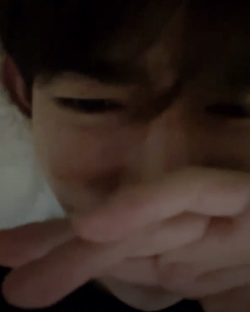 hourlyzhanghao's tweet photo. ⏪240610 when zhang hao dropped his phone and then said that the live almost became 19+ because he wasn't wearing any pants 😭 https://t.co/WDniOUQTMX