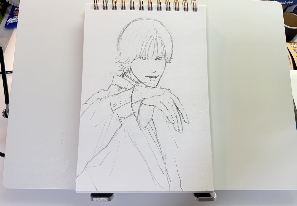 rrrrxtrb's tweet photo. スケッチブック➕カッターマット➕タブレットスタンド🟰即席iPad https://t.co/rGU8fDnmQ9