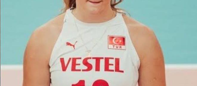 Flames3og's tweet photo. She is unbeatable in terms of looks !! https://t.co/fI1TJIvWbv