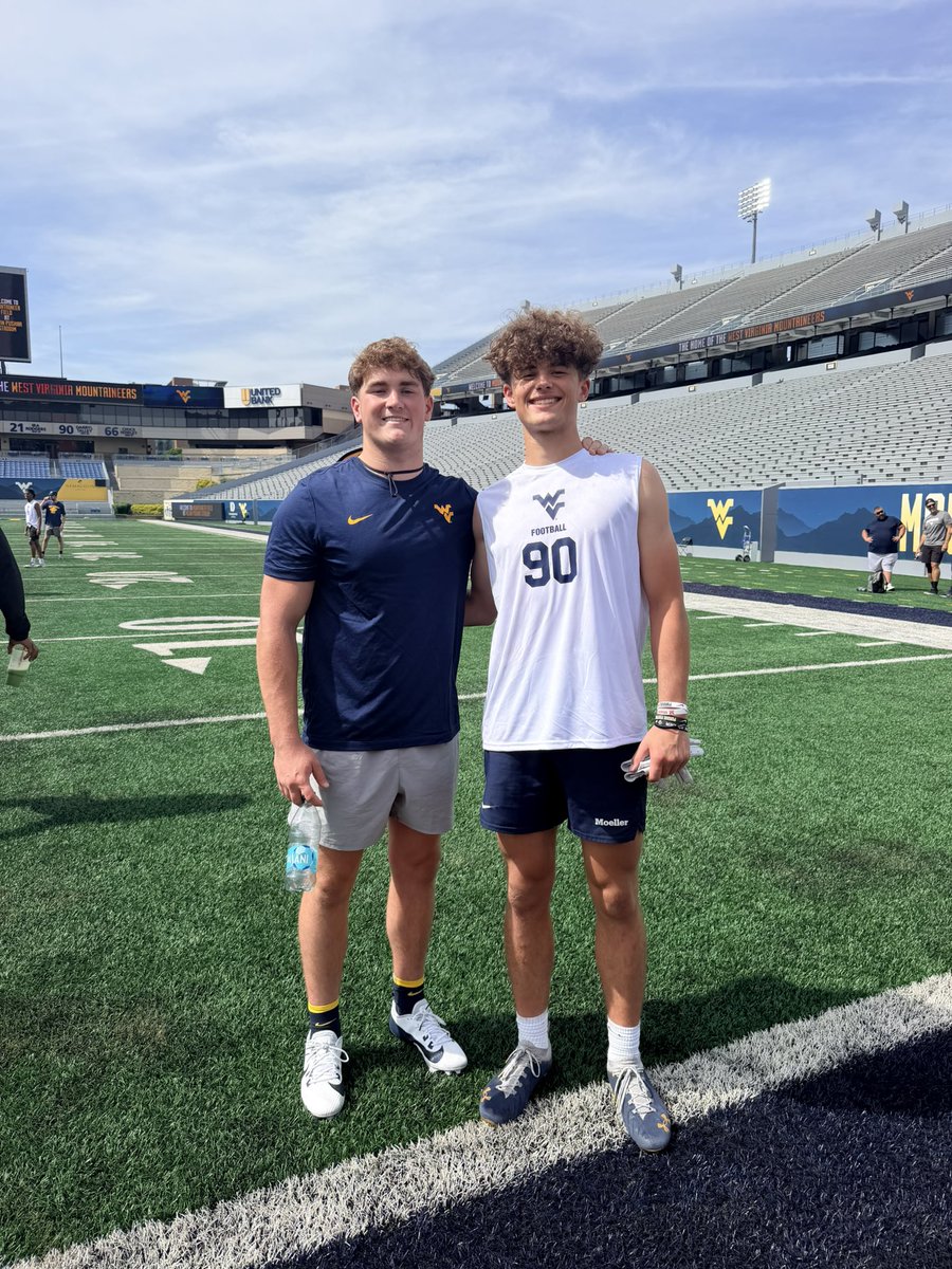 DeanSchnitzler7's tweet photo. Had an awesome time at @WVUfootball yesterday! Had two great high point catches and some other highlights from one on ones! Thank you to @NYSEandeasy and @JacobBarrick3 for the tour of the facilities and amazing hospitality!
@Coach_B10 @CoachGray70 @samhamilton26 https://t.co/qzes1D8NHW