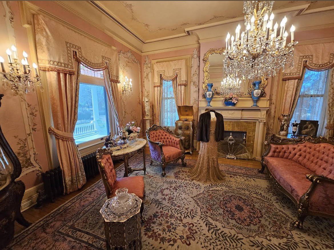 BennettMartin10's tweet photo. @FreddyLA7 For more beautiful American architecture, visit the McFaddin-Ward House in Beaumont, Texas. https://t.co/IAhL1buTtt