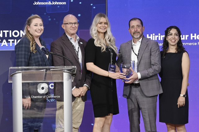 WendyScheid's tweet photo. #BoozAllen is proud to be recognized with the Military Spouse Retention Impact Award from Hiring Our Heroes and the Military Spouse Employment Summit for advancing careers and opportunities for this community during #MilitarySpouseAppreciation and beyond. https://t.co/w9YI5XaZlP https://t.co/jxAy8rHac2