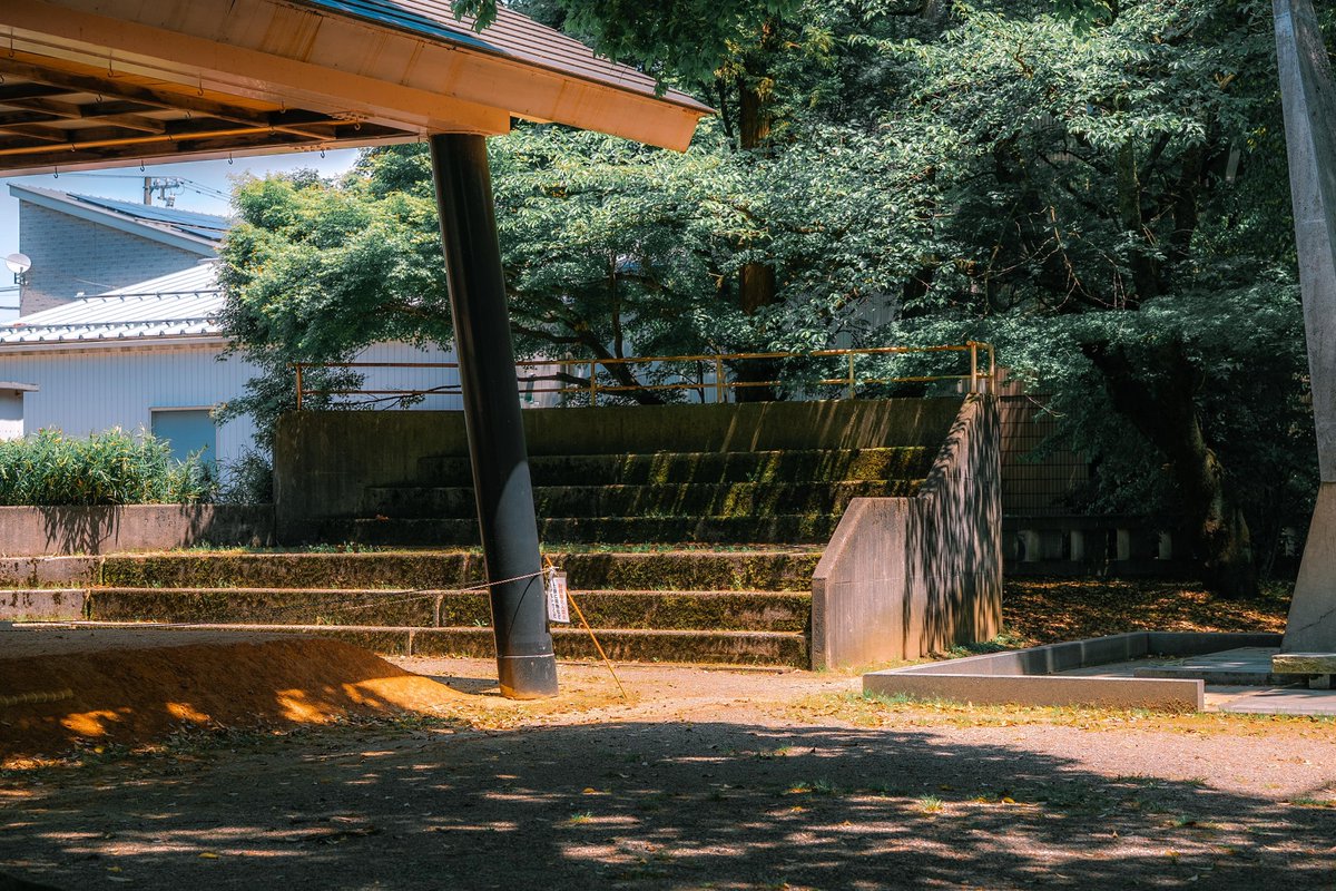 MT_photo1's tweet photo. 公園で見つけた光と影 https://t.co/iqca6IWhel
