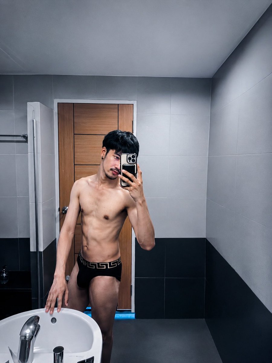 lingsaem005727's tweet photo. โสดมันเหงาเนาะ🤍🩶🖤 https://t.co/kTax5aCJ1n