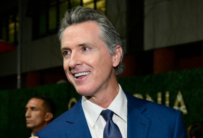 LeadingReport's tweet photo. California Gov. Gavin Newsom calls for people committing voter fraud to be arrested.

“Let’s start with the politicians spreading election lies with the goal of illegally interfering with counting ballots.

In California, I just signed a law making that punishable with up to 3 years behind bars.”