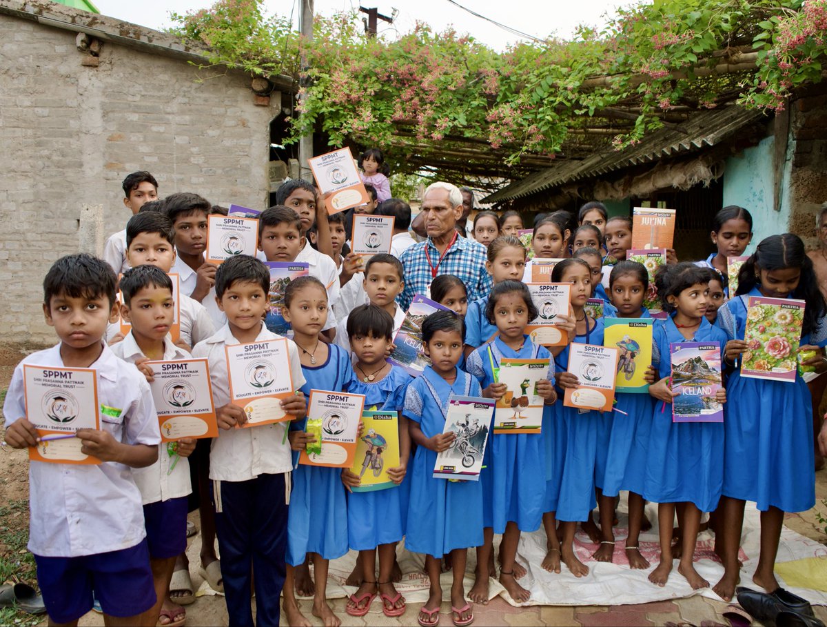 SPPMTOfficial's tweet photo. Every child deserves the opportunity to learn, dream, and succeed. 📚

In memory of Shri Prasanna Pattnaik, we distributed school bags and books to children, investing in their education and future.

Small acts of support can create lasting change.

What role do you think education plays in transforming communities?

#EducationForAll #SocialImpact #CommunityService #givingback
