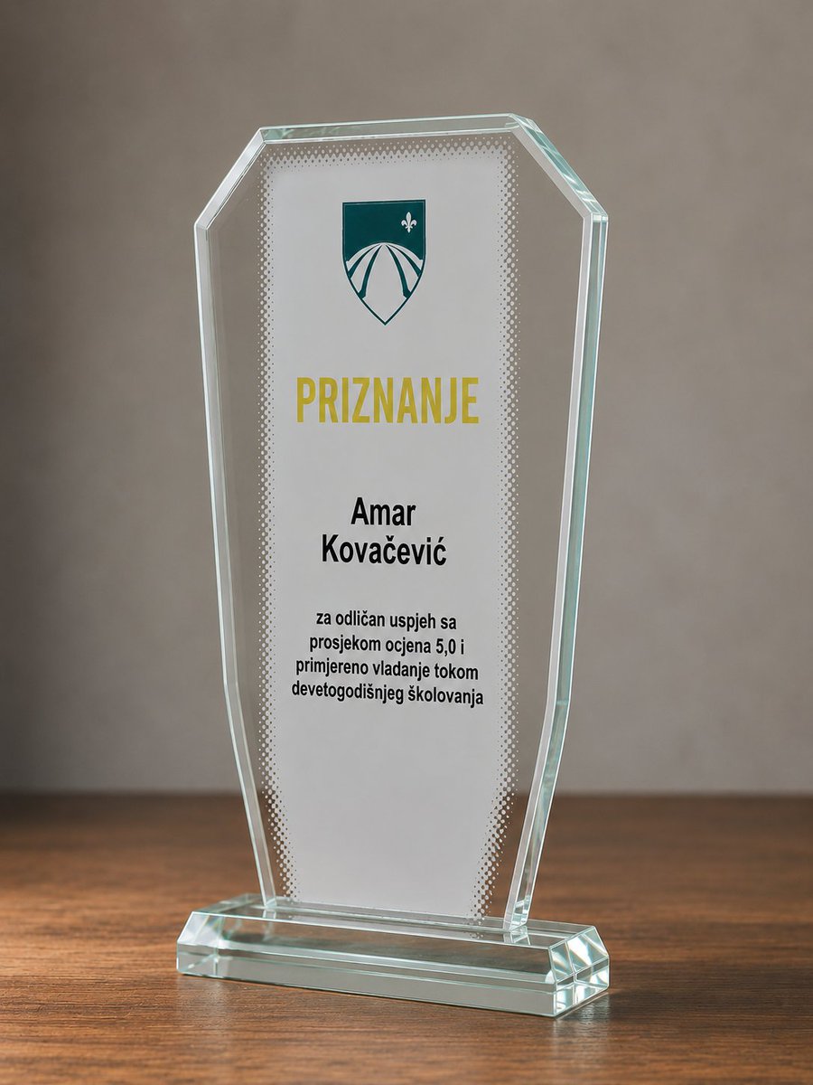 lunarni2's tweet photo. Ovako nešto su danas djelili učenicima osnovnih škola kao priznanje. Stilizivani stećak. Bizarno koristiti nadgrobni spomenik za to. Da političari dobiju ovako nešto u poštanski sandučić s njihovim imenom rekli bi da ih pokušavaju zastrašiti. https://t.co/YApqrQaX5J