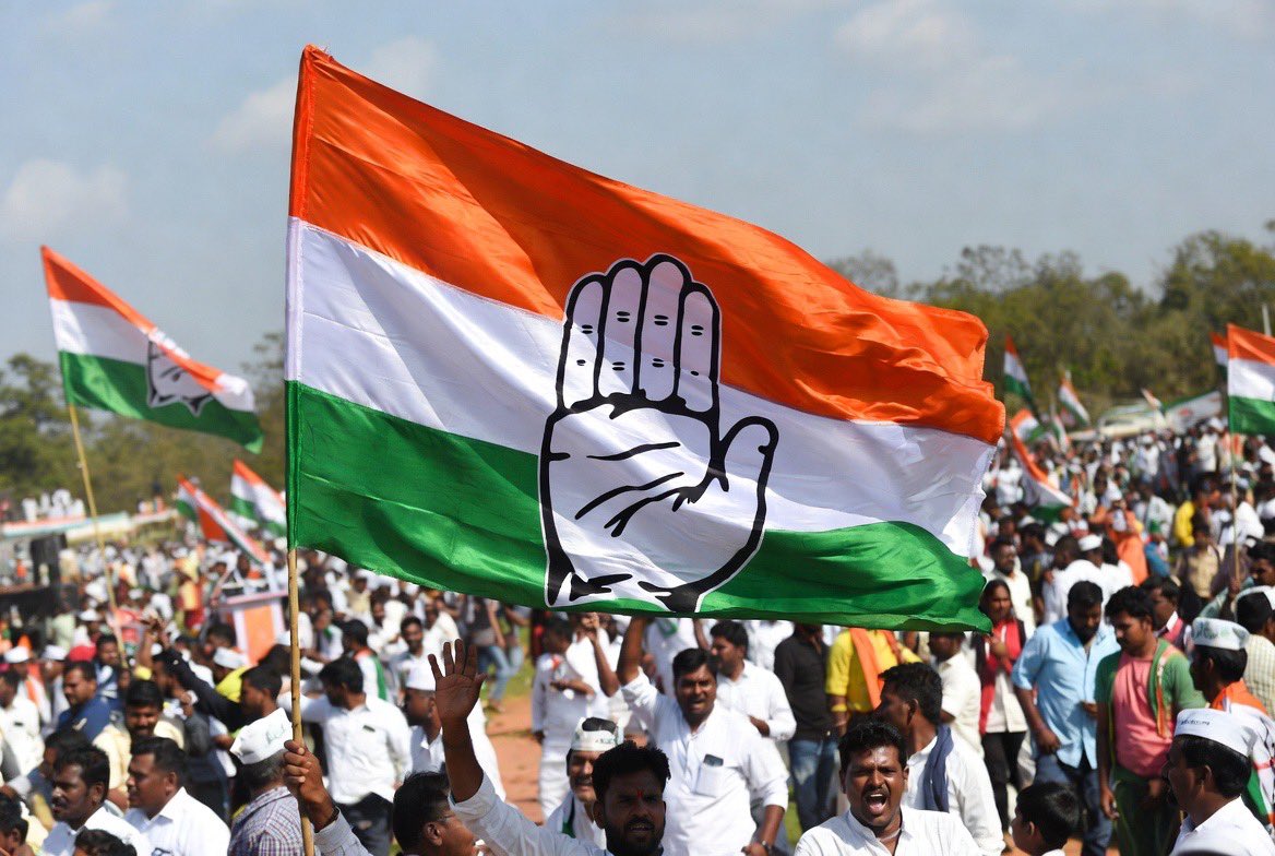 savedemocracyI's tweet photo. 🚨 ब्रेकिंग न्यूज —

झारखंड में बीजेपी को बड़ा झटका लगा है 🔥🔥

दरअसल झारखंड से बीजेपी समर्थित उम्मीदवार परिमल नाथवानी का नामांकन होल्ड कर दिया गया है। 

परिमल नाथवानी के नामांकन पत्र में तीन कमियां पायी गई है। 

सवाल उठता है कि मध्यप्रदेश में कांग्रेस उम्मीदवार के नामांकन में गड़बड़ी पाए जाने पर नामांकन निरस्त कर दिया गया 

वहीं बीजेपी का नामांकन पत्र होल्ड क्यों कर दिया गया ?

सवाल तो उठेगा ही।