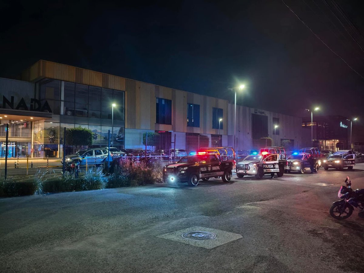 SSC_Cholula's tweet photo. 🌙 Durante la noche, implementamos el #OperativoIntermunicipal en San Pedro Cholula. 🚔

🤝 En coordinación con autoridades de seguridad de Juan C. Bonilla, San Andrés Cholula, San Gregorio Atzompa, San Jerónimo Tecuanipan, Santa Clara Ocoyucan y Santa Isabel Cholula... https://t.co/hN3x9RMOVw