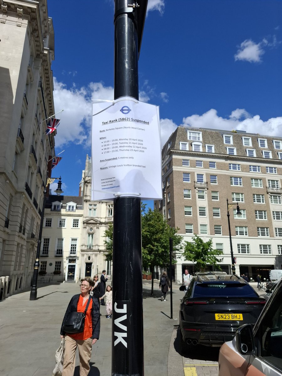 King61B's tweet photo. #RankAbuse #BerkeleySquare and out of date notice, mind you it was nice to see a rubbish truck got a ticket an CX rd rank earlier https://t.co/pqKlEqRrsr