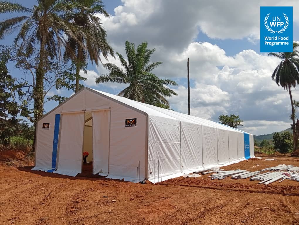 WFP_DE's tweet photo. 🇨🇩Bei der Ebola-Bekämpfung in der DR Kongo sorgt die @WFPSupplyChain dafür, dass die Arbeit weitergeht:
✅ 680+ Einsatzkräfte transportiert
✅ 3.000+ Mahlzeiten an Patient*innen &amp; Gesundheitspersonal geliefert
✈️ Lieferung von Hilfsgütern
👥Entsendung von Teams über @WFP_UNHAS https://t.co/crjj5TAk7b