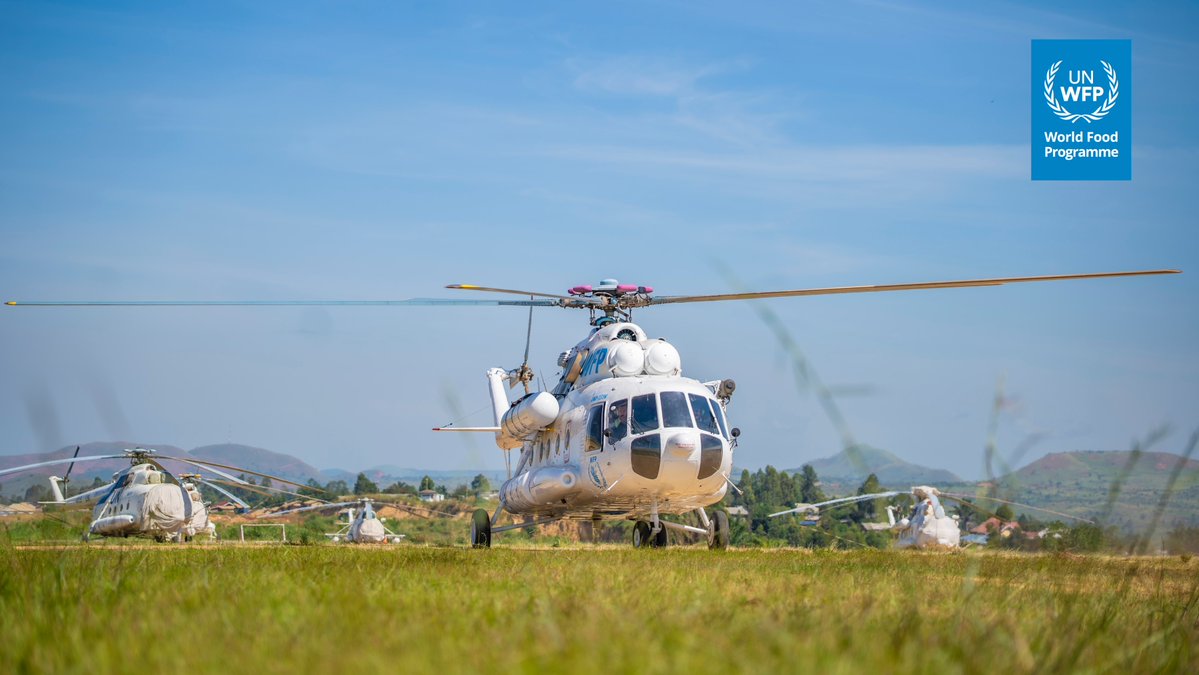 WFP_DE's tweet photo. 🇨🇩Bei der Ebola-Bekämpfung in der DR Kongo sorgt die @WFPSupplyChain dafür, dass die Arbeit weitergeht:
✅ 680+ Einsatzkräfte transportiert
✅ 3.000+ Mahlzeiten an Patient*innen &amp; Gesundheitspersonal geliefert
✈️ Lieferung von Hilfsgütern
👥Entsendung von Teams über @WFP_UNHAS https://t.co/crjj5TAk7b
