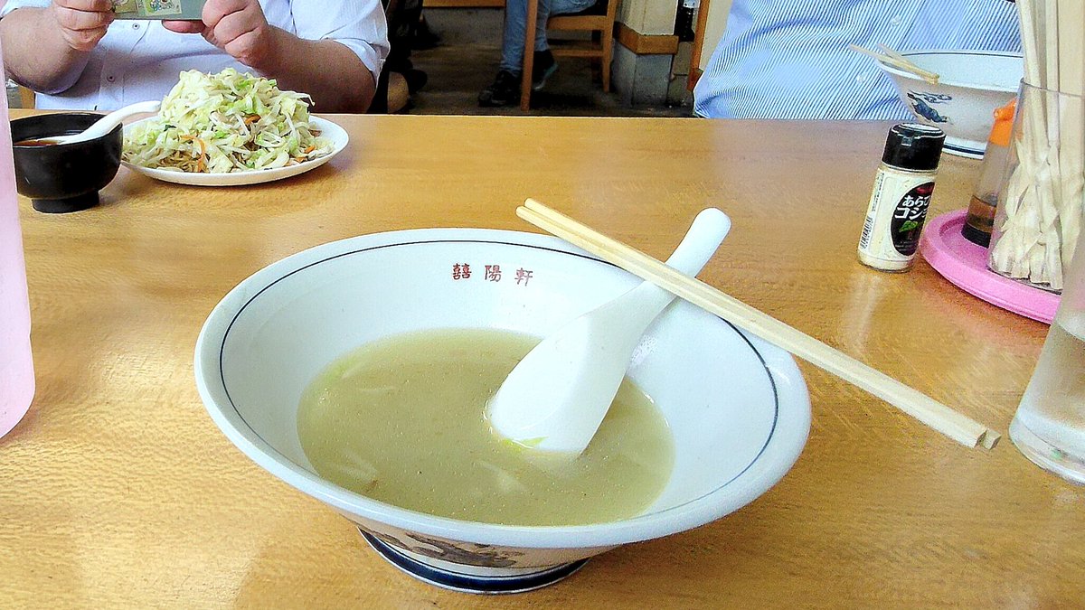 S13_SpeedStars's tweet photo. 囍陽軒＠常総市
タンメン

会社麺バー６人で👔
ランチ麺活🍜町中華🏮
４日ぶりのラーメン😋

旧2️⃣9️⃣4️⃣号沿い🛣️
暖簾出てないと🈁
見ため完全民家🏡

地元愛され感💯㌫
のんびり雰囲気🦥
う〜んマンダム🧔

６人中４人🗣️注文66.67㌫
炒め焼き��ば😳エッ！
そんなに野菜マシマシ🥬
それ聞いてないよ〜👀 https://t.co/F8NfXWRmCM
