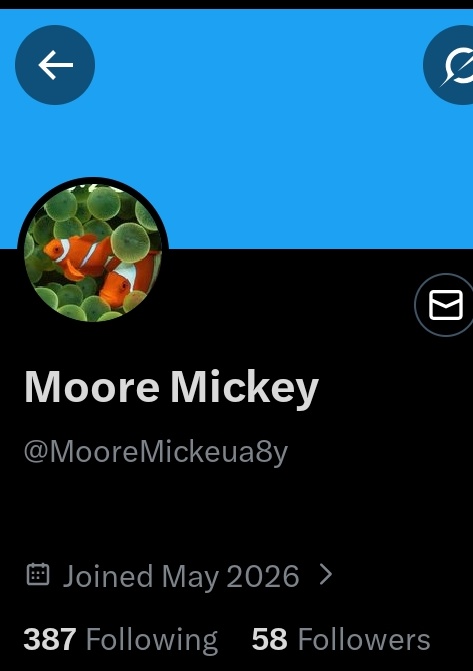 Emperorblize's tweet photo. This scammer keeps changing profile picture looking for new victims to scam there gift card from viewpoint tasks pls be careful 
@MooreMickeua8y your scammer mtfk https://t.co/YbJfrPDkxb
