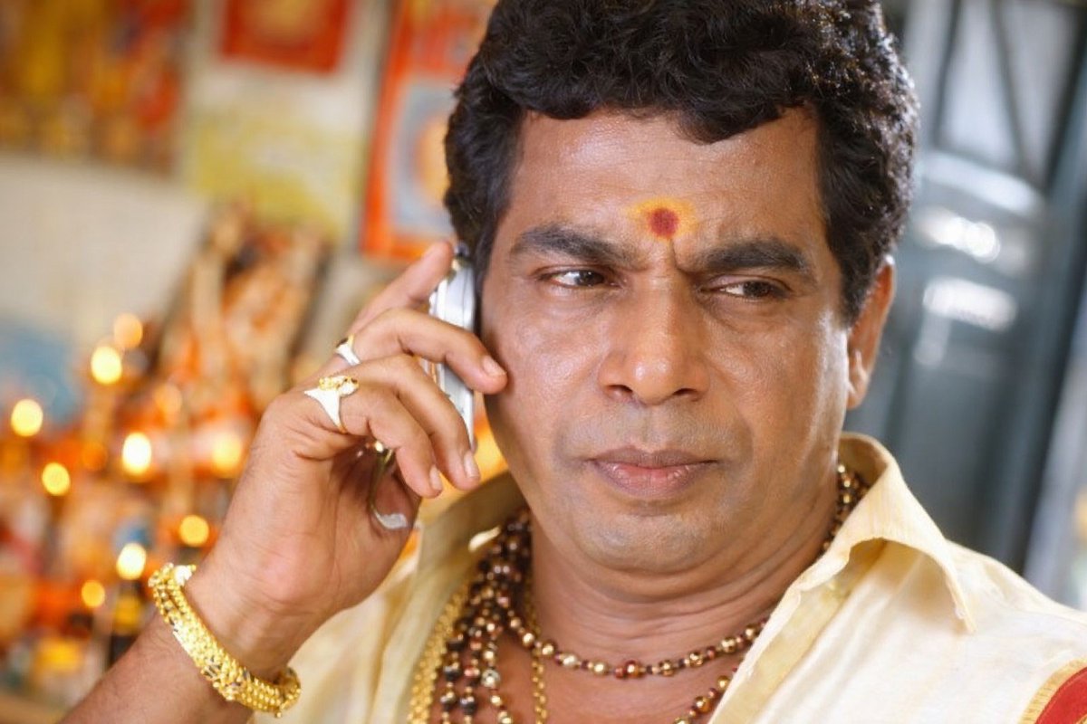 RoseOnX9's tweet photo. Edo oka room lo kurchuni, daily ave habits ni, ave bitlu (problems) chusi life gurinchi badha padithe upayogam emi undadu.

Job market ela undho telsu, jobs thakkuvuga unnay. Job leni time lo intlo chinna godava aina, adi direct ga mi muddi chutte tiruguthadi. "Enduku ra ila?" ani maname badha padali. Kani, bad phase lo unnam kada ani hopes matram vadulukovaddu.

Konni cycles ni break cheyali. Bitlu chudatam (doomscrolling) appaleru kani, mornings lo oka walking try cheyandi, plants ki water poyandi, lekapothe oka manchi book (like 'Rich Dad Poor Dad') chadavandi. Okariki teliyakunda mana life ni maname improve cheskodam modalu pettali.

Gurthu pettuko, nee daily habits eh nee brain ni rewire chesthayi. Eeroju nuvvu chese chinna panule 'compounding' avvadam valla, neeku teliyakundane nee motham life style maripothundi.

See Newton Thana chinnappati nunchi sussu ni kinde posinnapudu rani gravity concept, 24 age ki vachaka, aa oka apple kinda padithe gani telidu gravity ante idii ani and last ki aa concept ni manaki chupinchadu.

Alage, Manaki life lo oka period vuntadi niku interest vunna panulu enni chesina em chesina emi kavalatle anipistadi. 

Manam emi expect cheyyakunda, edho 'mabbu mallokam' lo start chesina panulu manaki teliyakunda life ni inko level ki teesukellipothayi.

Newton ki apple padithe gravity idea vachindi. Neeku ippudu unna ee tough phase, future lo nuvvu success avvadaniki kavalsina 'Gravity' ni generate chestundi.

Eeroju nuvvu face chestunna prathi challenge, repu nuvvu cheppaboye success story lo oka chapter matrame. Patience unchuko, hard work continue chey.

Apples roju padutaiyi , kani gravity ni kanukunedhi matram nuvve

Keep going. (Malli Vosta)