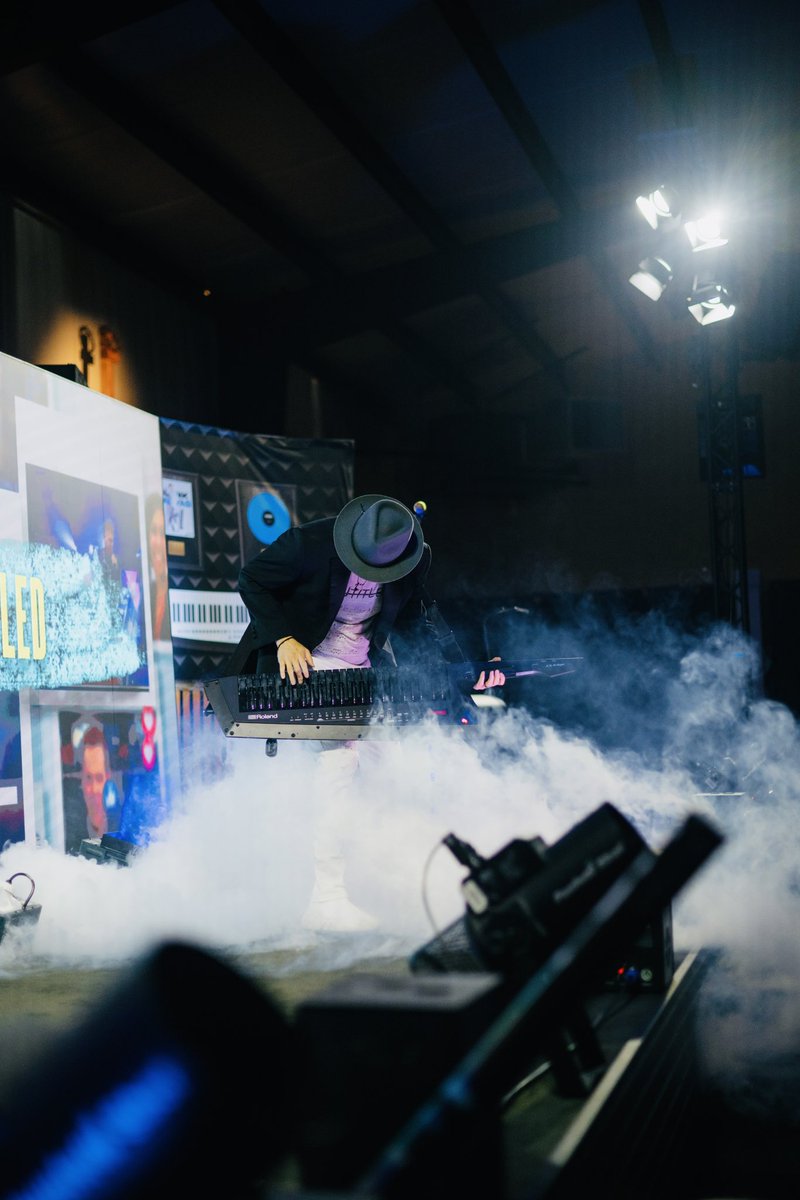 JasonDavidMusic's tweet photo. “A Must-See Experience” 💬 900 days on tour and thousands of testimonies 😇 it still feels fresh and never gets old 🔥 if you haven’t seen us yet, I hope you can! 🗺️ Up next:

📍Chicago, IL
📍Hatfield, IN
📍Boonville, IN
📍Fairview Heights, IL
📍Urbana, OH
📍Mechanicsburg, OH https://t.co/pQLhu7d8ns