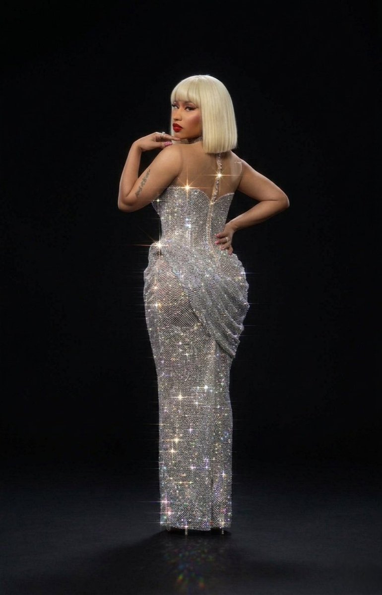 nickimymotherrr's tweet photo. This tour look is not talked about enough https://t.co/g7z0Jv50By