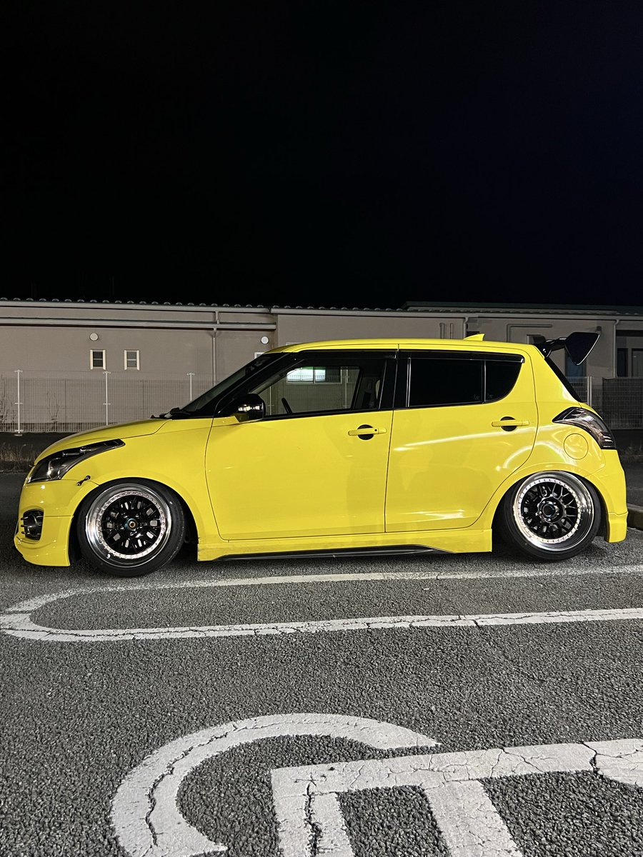 tomosupo0102's tweet photo. NEWスタイル
とりあえず完成
ホイール：ワークマイスターm1 8.5j
ロアアーム15mm延長20上げ https://t.co/nEx4Q31S0r