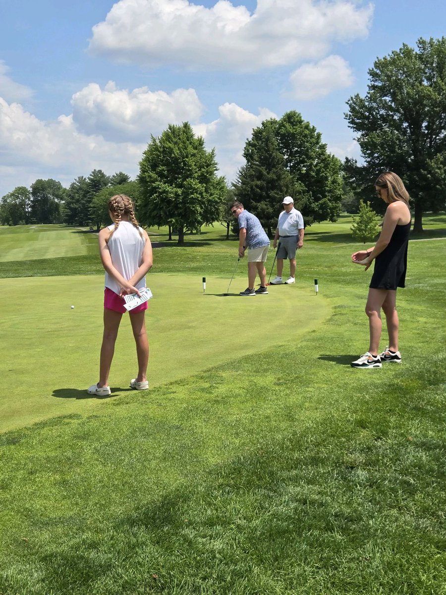 GoHawksGolf's tweet photo. More photos from our amazing outing!🏌️⛳️ https://t.co/EkZxCutLg9