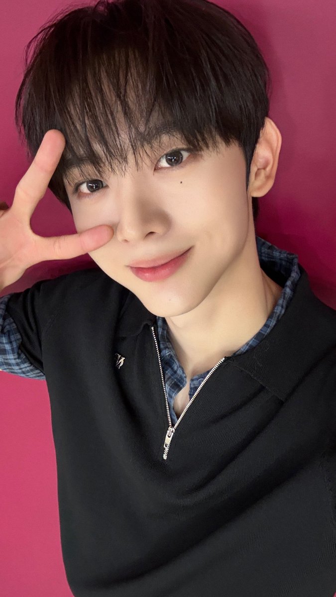 AND2BLE_TH's tweet photo. [WEVERSE 📸] 260609

ท๊าดา เซลฟี่ที่ it's live 📸
🔗 https://t.co/sDkLiuzTvA

#YOOSEUNGEON #ยูซึงออน
#AND2BLE #앤더블 #แอนดับเบิ้ล https://t.co/1I4v6UB06k