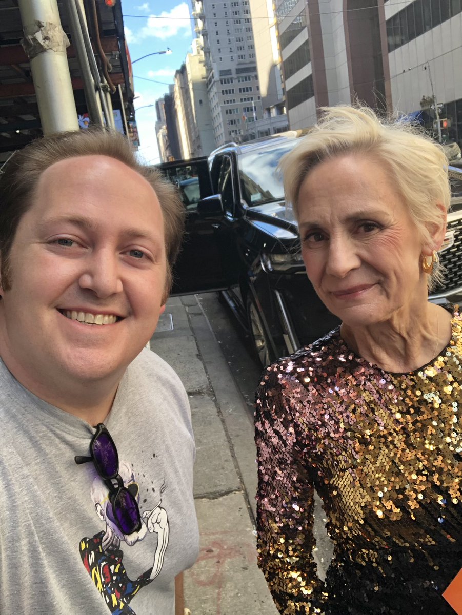 TheAustinWalker's tweet photo. Met our world’s greatest actress, and one of my biggest influences, #LaurieMetcalf on her way to win a Tony Award!! Saw her in #DeathOfaSalesman the night before so would have been the first to start a riot, had she not won. Just a brilliant artist! Like watching Picasso paint. https://t.co/sTy1MOWDR7