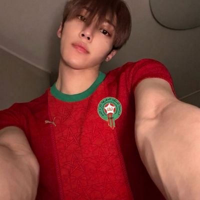 jiahaoglaze's tweet photo. 3 days until WC starts my new pfp is so ready👅 https://t.co/ozUOVhrpNM