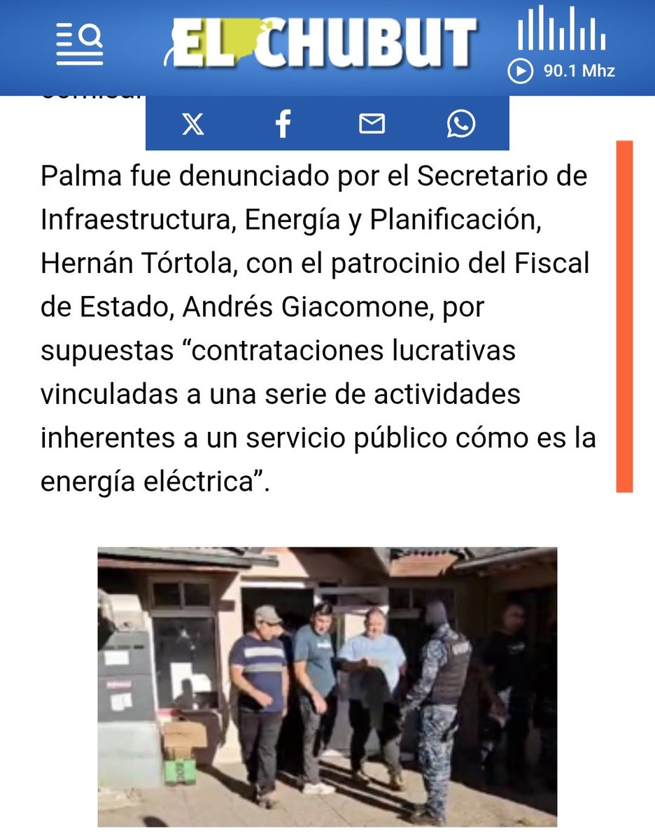 CHUBUT__News's tweet photo. MAURO ARIEL PALMA LARREBURO:
▪️Detuvieron a Mauro Palma, ex jefe de Servicios Públicos en la Comarca Andina
▪️Allanaron el domicilio de Mauro Palma, exjefe de la Delegación Noroeste de la DGSP
▪️Decreto Nacho Torres:
"Dispónese el REINTEGRO  AL CARGO Mauro Ariel PALMA LARREBURO" https://t.co/mV4jlm4pAA