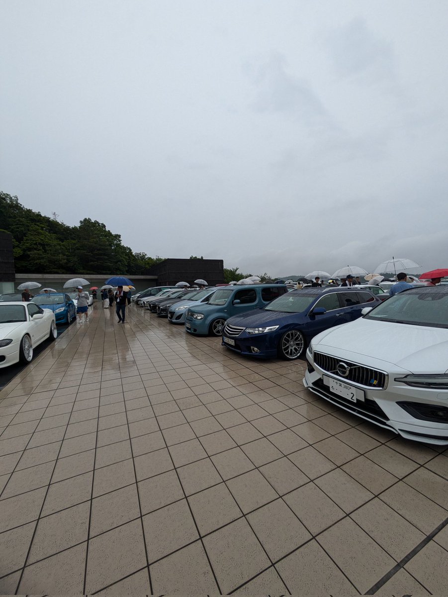 yoshiki_road's tweet photo. ど真ん中、前夜祭からほんと楽しかった。正直車がまだ未完成なので恥ずかしかったですが、色々お話も聞けて良い勉強になりました！！また来年に向けて進化していきます💪 https://t.co/2eM9Cp2k1n