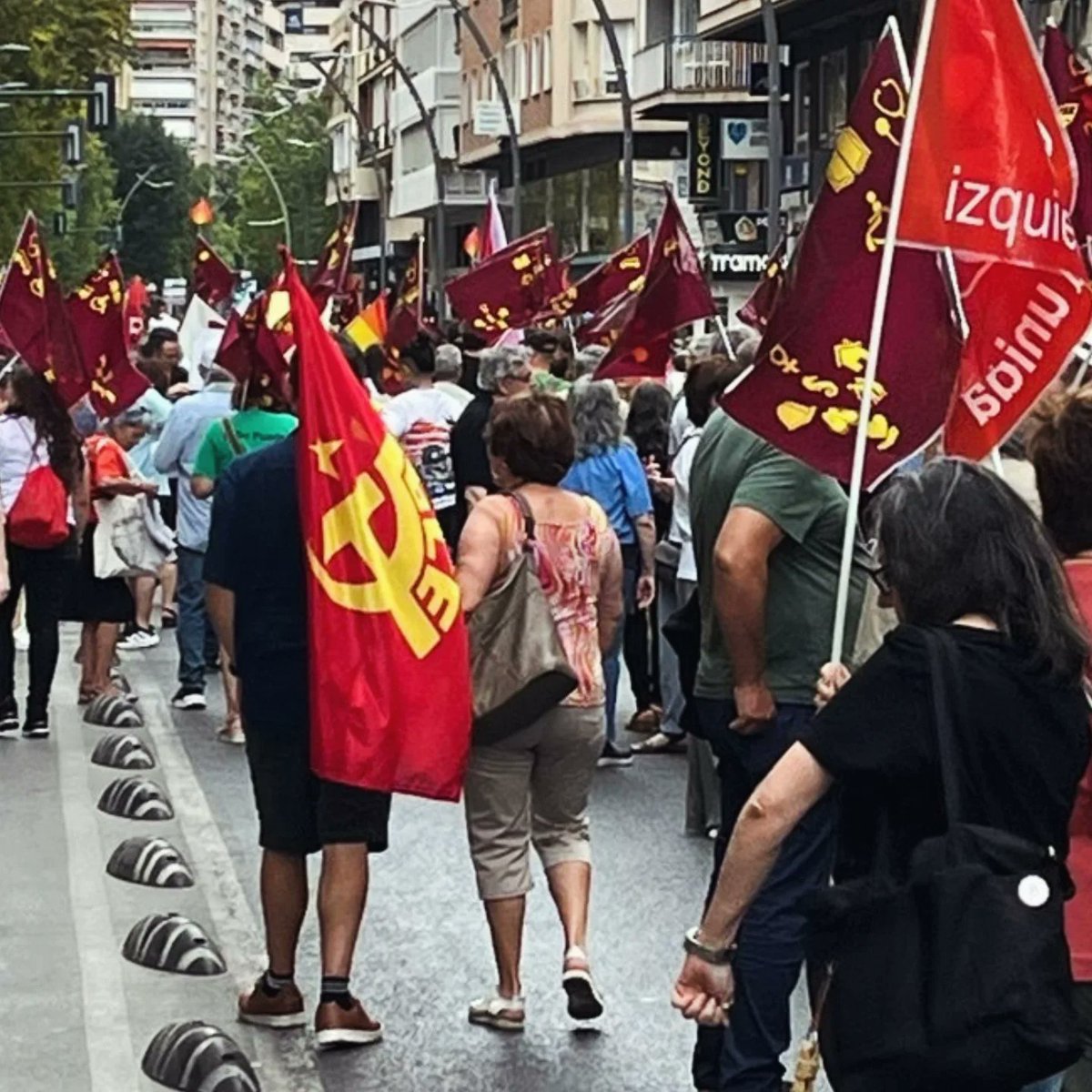 pcrm_es's tweet photo. El PCRM presente hoy, 9 de junio, en una doble jornada de lucha y solidaridad. 
​Hemos participado en la manifestación por el día de la Región Murciana y en el Encuentro Solidario con Cuba.
​¡Seguimos defendiendo los derechos de la clase trabajadora y el internacionalismo! 🚩 https://t.co/KRUXu5tCV6