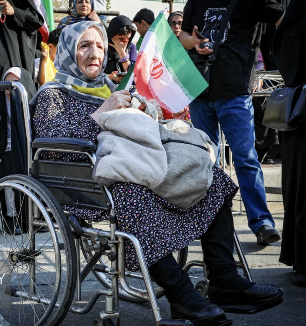 موژی tweet media