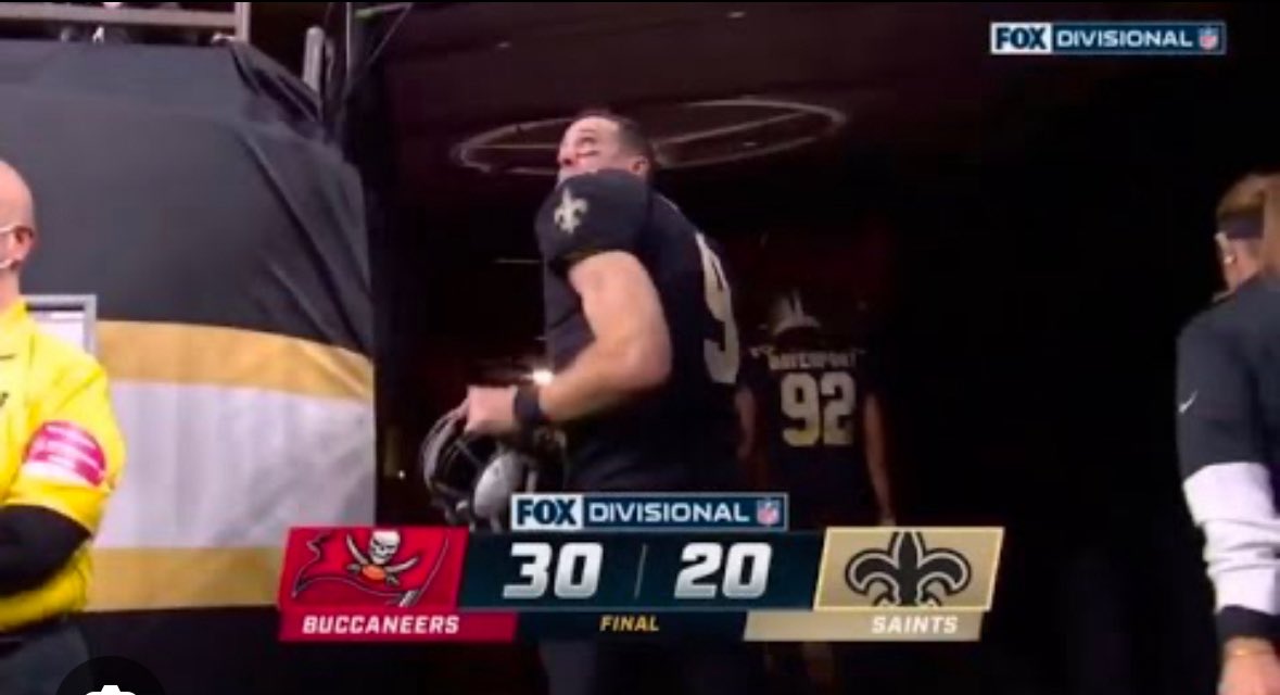 aye_Barce's tweet photo. @Brendan53Echo @BootKreweMedia Imagine your send off being a playoff loss in your own stadium 🤣🤣🤣 he’s Brady’s son https://t.co/1kuvtHbZ17