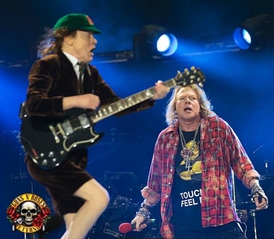 gnreternobr's tweet photo. 9 de junho de 2016, show de AC/DC com Axl Rose nos vocais no Etihad Stadium em Manchester, Inglaterra 🏴 #acdc #axldc #gnfnr #axlrose
📷 Jon Super/Redferns/Getty Images https://t.co/nkLLKiwwCa