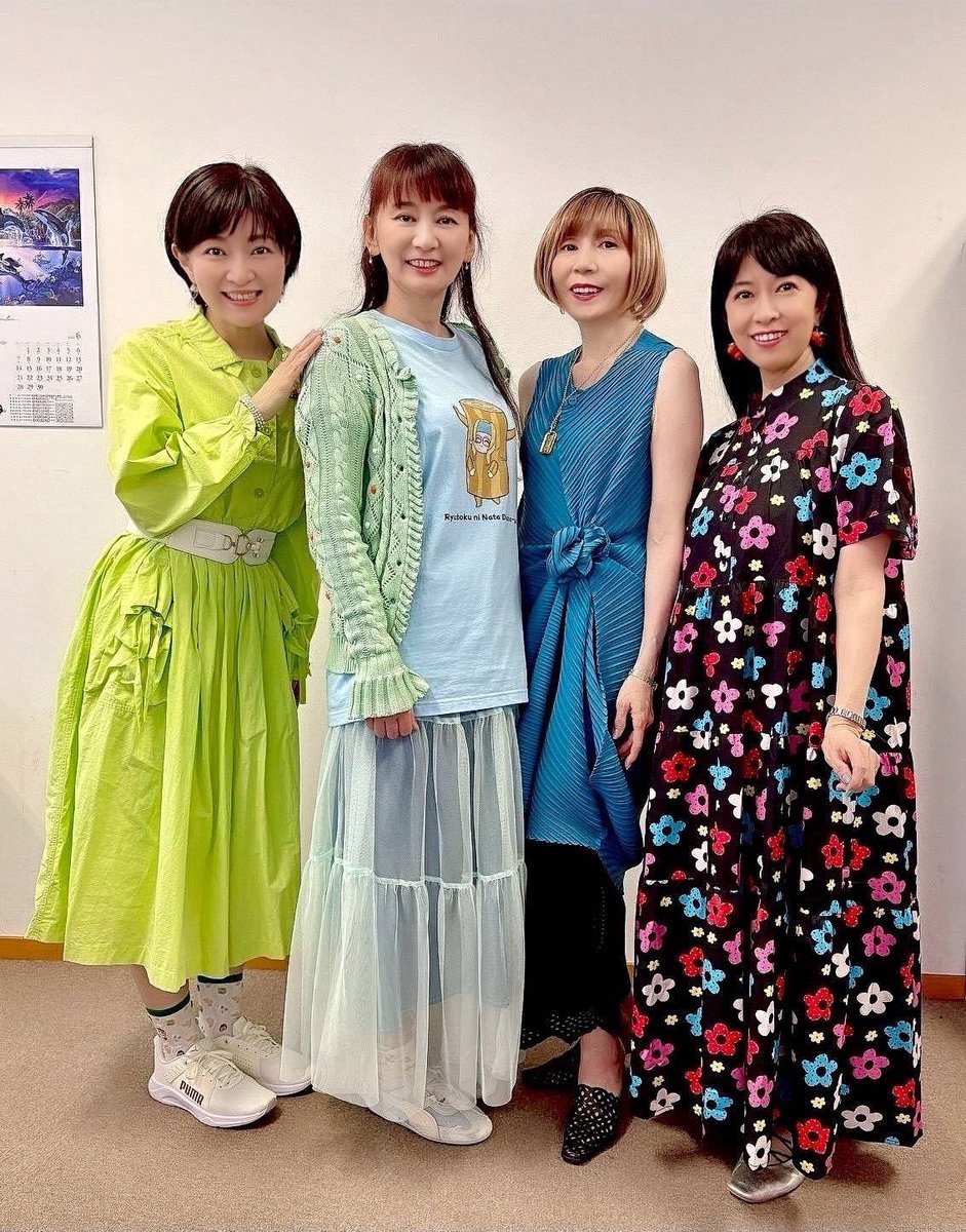 kaya_matsutani's tweet photo. 「紐育♪お散歩日和♪12」 武道館LIVE映像を観ながら思い出話に華が咲きましたよ🌸
6月6日のゲスト
#島津冴子 さん
#氷上恭子 さん
#本名陽子 さん
皆さんの明るさに助けられ、夜の部は本名さんに進行してもらいながら ＃サクラ大戦 の世界を満喫しました🥰
#松谷彼哉
#紐育散歩 #サクラ大戦 https://t.co/HwjEYbZ2BZ