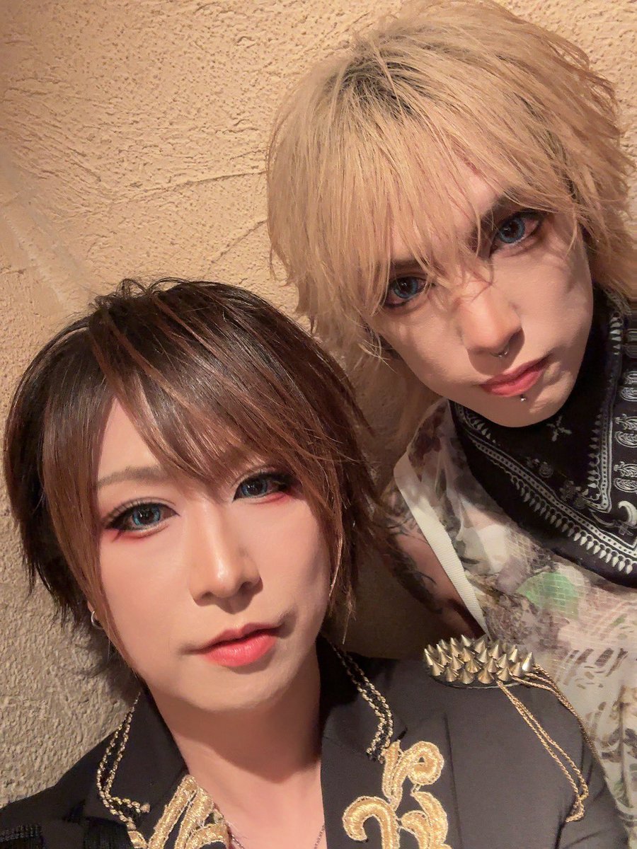 tsuzuraxx's tweet photo. Linariaで8年ぶりのライブしてきた🦘
楽しかったね🩵

HiROMもサポートしてくれたのんぴィもありがとう。

機会をくださったゆうさんもありがとう。お誕生日おめでとうございます🎈

また俺とHiROMの気分でやりましょ https://t.co/APNAhdBBcu