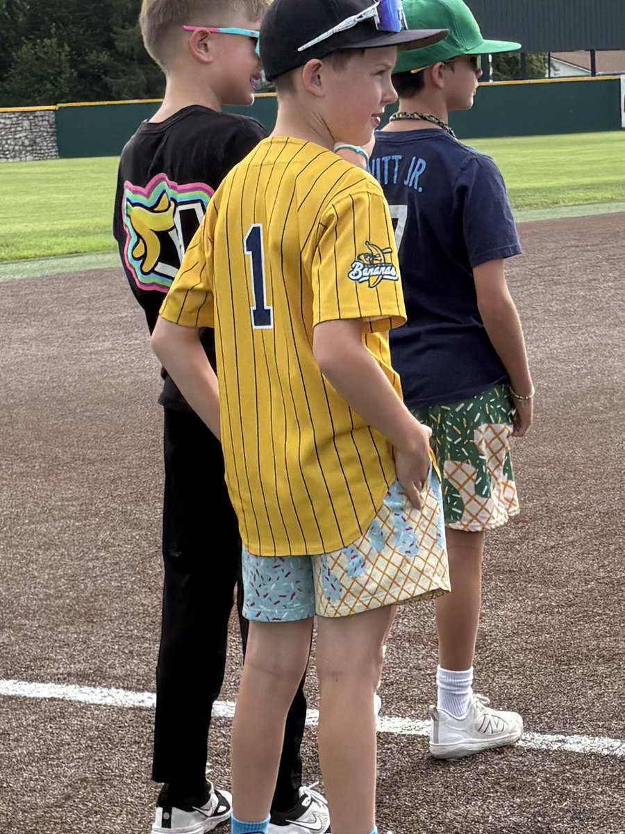CWellenhall's tweet photo. If my son looks like this I’m going to shoot myself #shrink #mason67 https://t.co/8e3vC893uS