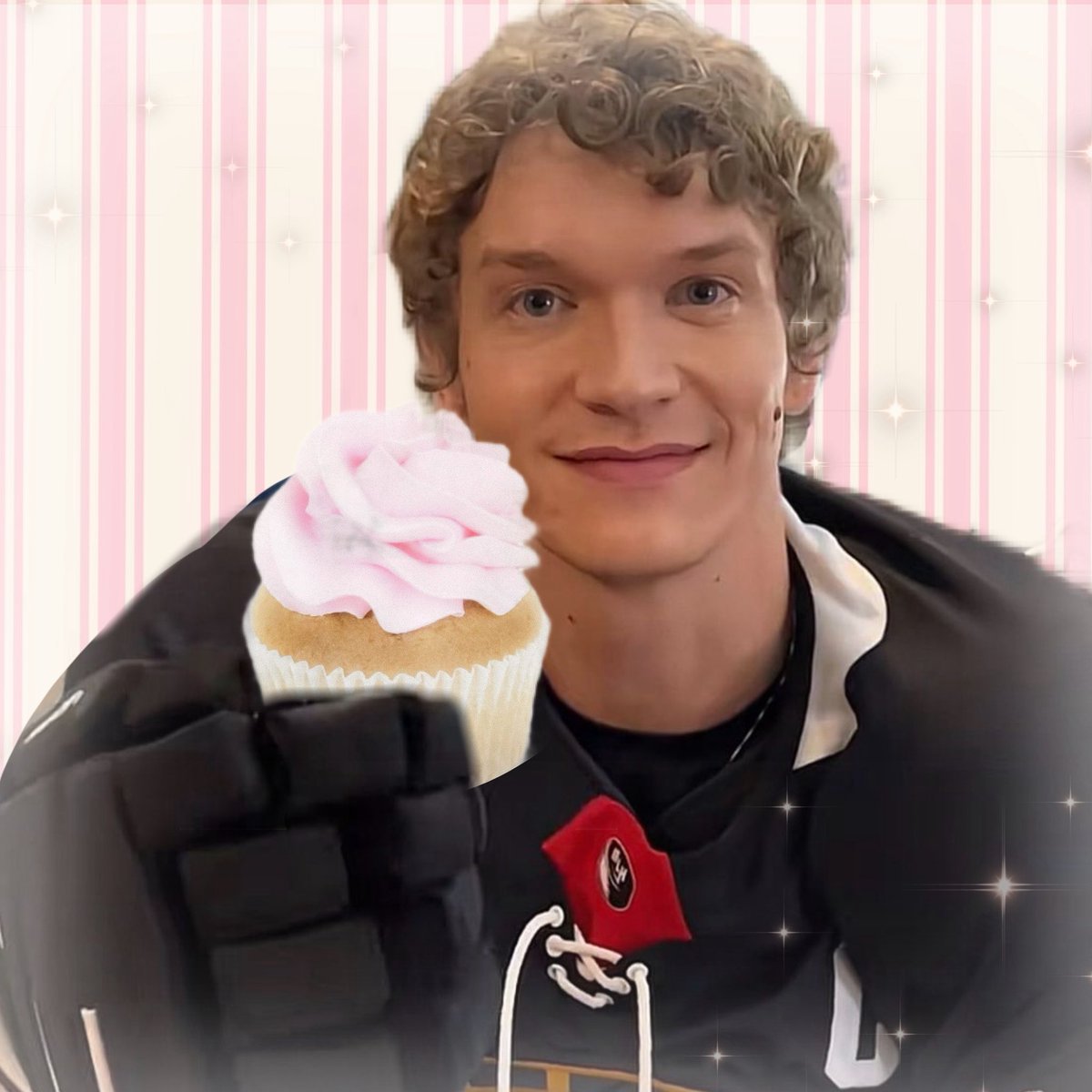 hudsnupi's tweet photo. nooo ilya don’t eat shanecake!!! 🧁🐶 https://t.co/B4mHac1RmB