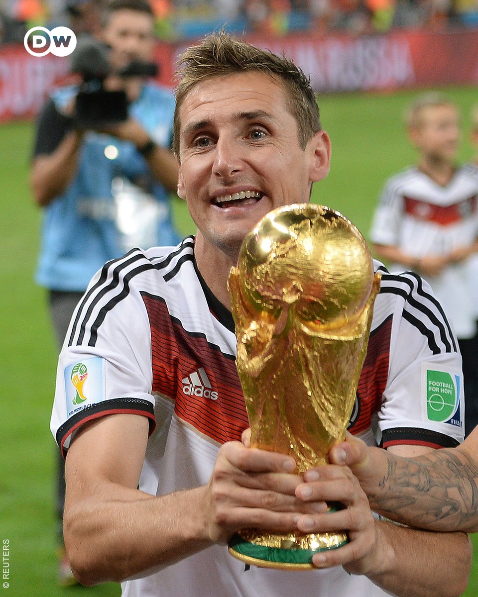 dw_sports's tweet photo. Miro Klose turns 48 today! 

He still holds the record for most goals (16) in World Cup history. More than Ronaldo, Gerd Müller, Messi and Pelé. 

L-E-G-E-N-D 🇩🇪🏆 https://t.co/qhUSaK5d6E