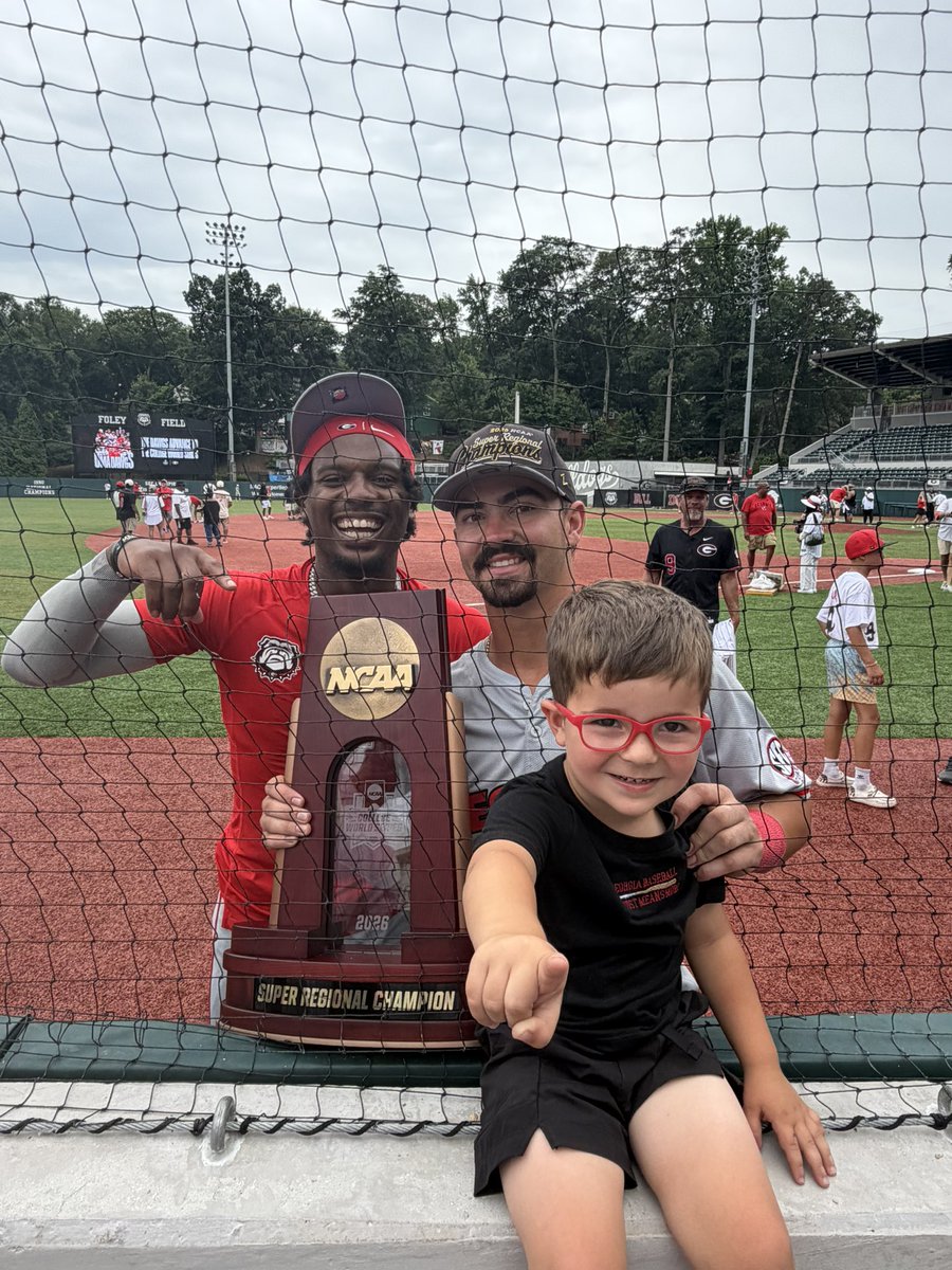 mayorofmilledge's tweet photo. Saw a young boy trying to get a baseball during Regionals so found one & gave it to him.

Didn’t know him or who his family was. Turns out Beckett is a young fan who knows the name, stats of every player.

Turns out his mom is a co-advisor for Tri Delt sorority (small world for The Mayor)….

His mom sent me a DM thanking me for the ball and asking about help finding a ticket for Beckett to attend Super Regionals. I was able to find a SRO ticket to get him in too.

After winning the Super Regional, his mom let me know how much dreams came true and she cried being able to enjoy the Dawgs with Beckett.

She said you don’t know you don’t how much you made his day…. I said “think I do because I was once that little boy”

#GoDawgs #OmaDawgs