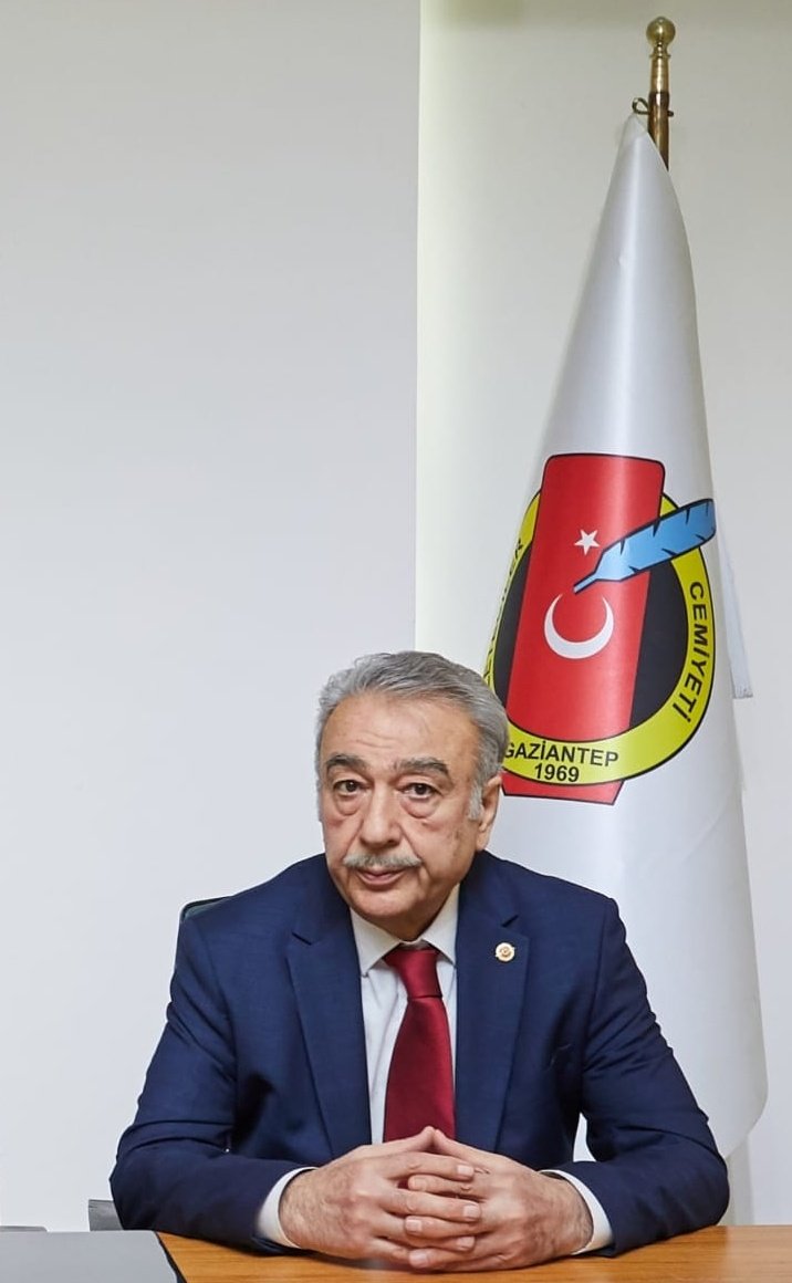 ggcemiyeti's tweet photo. Basın camiasına uzun yıllar emek veren GGC üyesi ve Objektif Dergisi İmtiyaz Sahibi, değerli meslektaşımız Mustafa Erhan Durukan’ın cenaze törenine katıldık. Merhuma Allah’tan rahmet; kederli ailesine, yakınlarına ve tüm basın camiamıza baş sağlığı diliyoruz. https://t.co/qlXrfyFAJ6