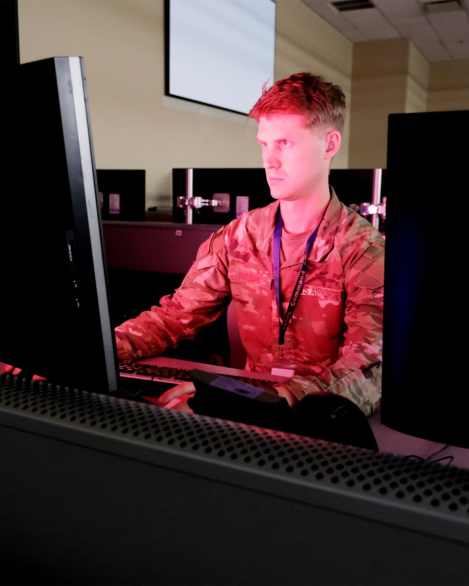 505th_CCW's tweet photo. @usairforce Logistics C2 Hackathon 
The Hackathon united cyber &amp; ops analysts to build AI-driven, predictive supply chains using Maven Smart Systems hosted by the @505th_CCW. We are shortening the logistical kill-chain to keep our forces fueled &amp; ready for any battlespace. https://t.co/8UAjzAqzvv