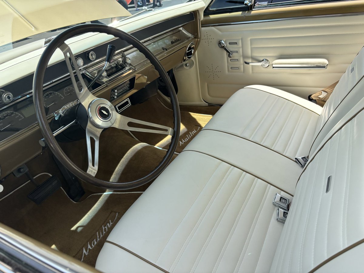 robvette99's tweet photo. A unique gold &amp; white 67 Chevelle https://t.co/guLzc52tPO